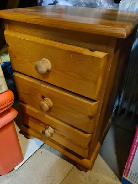 Photo of free Small Pine drawer unit (Weybridge KT13) #1