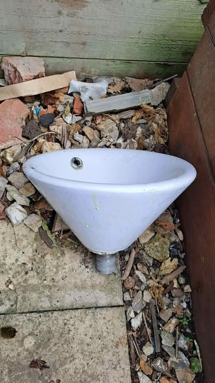 Photo of free Hand basin (Benson OX10) #2