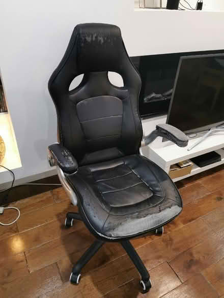Photo of free Comfortable gaming /office chair (Great Western Park OX11) #2
