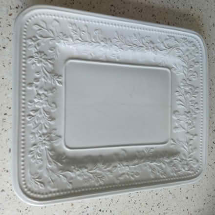Photo of free China platter, off white (Denmead, Waterlooville) #1
