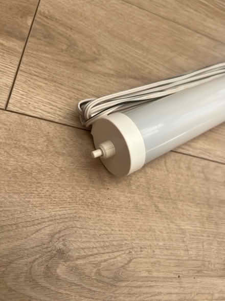 Photo of free 18” camping fluorescent strip light (Hollins BL9) #2