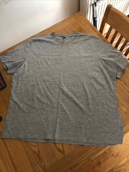 Photo of free Mens T-shirts x 2 (Cheshunt En8) #3