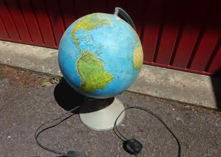 Photo of free Light-up Globe (Royal Wootton Bassett SN4) #1