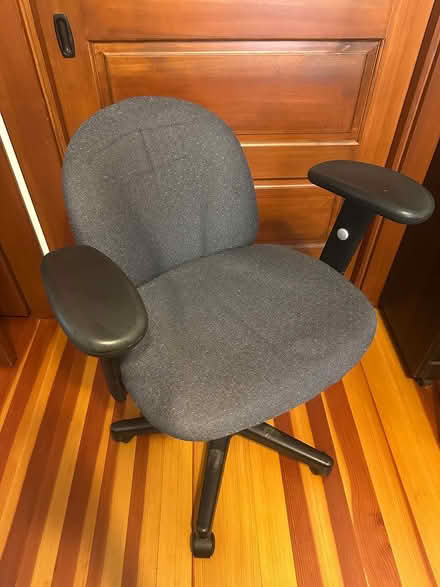 Photo of free Rolling Office Chair (Pasadena 91105) #1