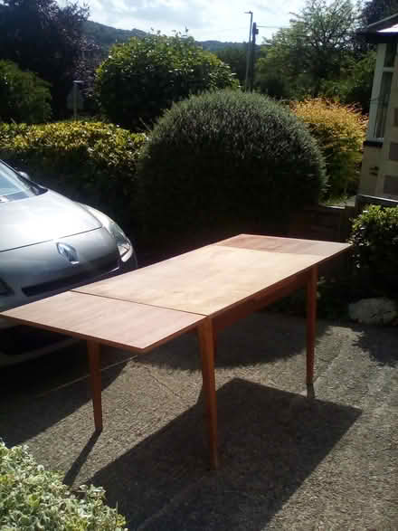 Photo of free Extending dining table (Shipley, BD18) #2