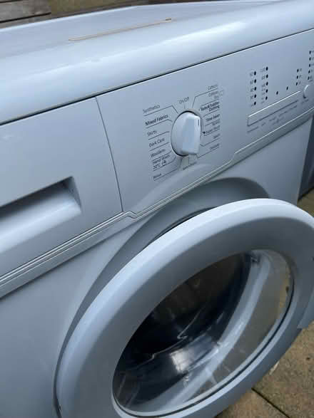 Photo of free Working washing machine (Vale LA1) #1