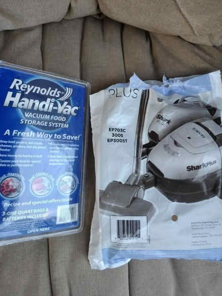 Photo of free Vacuum bags and sealer thing (M2J1Y3) #1