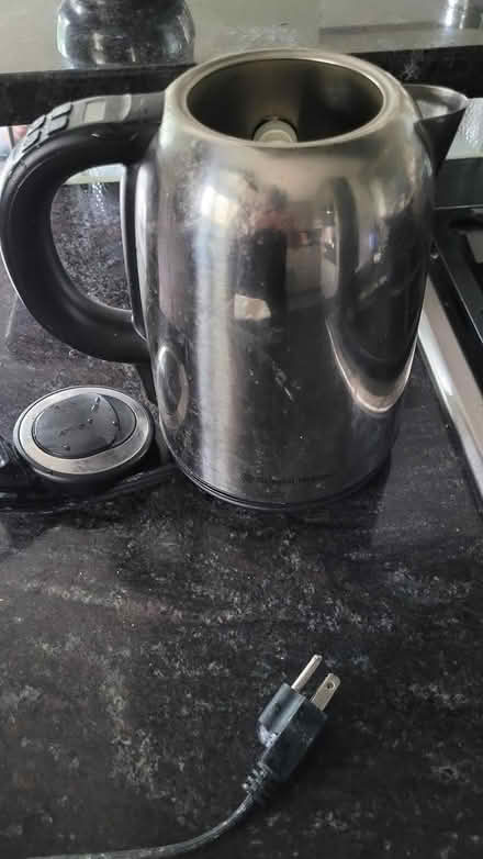 Photo of free Cordless Electric Kettle (Moodie Drive and Carling Ave) #2