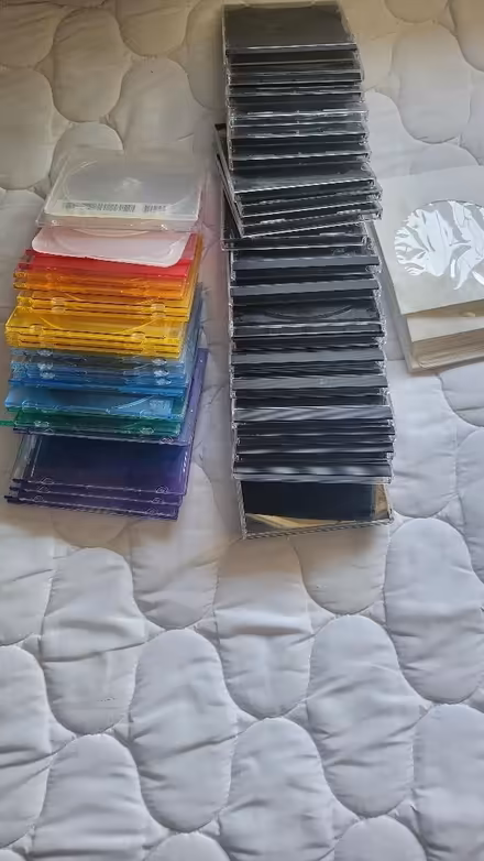 Photo of free CD/DVD jewel cases (Des Peres) #1