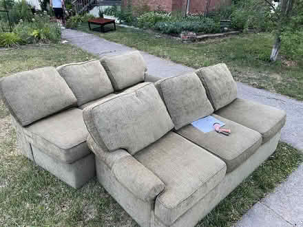 Photo of free Like new sectional sofa (Near 121st and Maple, Blue Is) #1