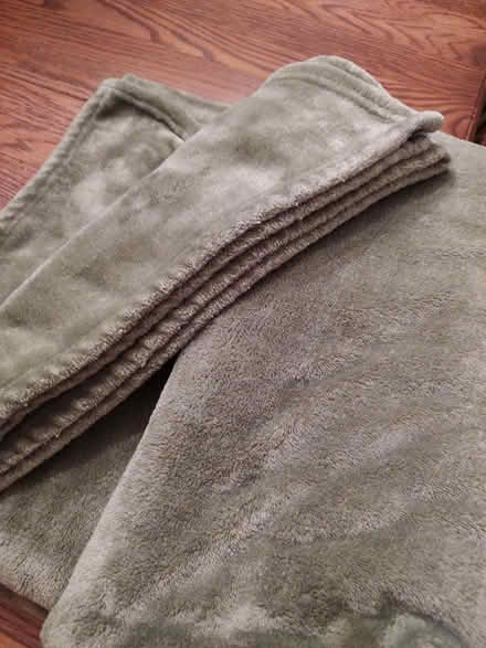 Photo of free Throw blanket (Odenton) #1