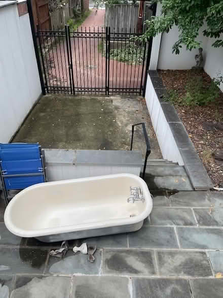 Photo of free an old clawfoot tub (D St. and 6th St. NE) #4