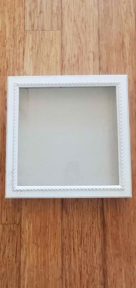 Photo of free White box frame 38cmx38cm (Little Herberts GL53) #1