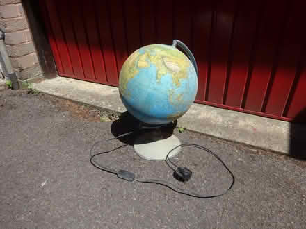 Photo of free Light-up Globe (Royal Wootton Bassett SN4) #2