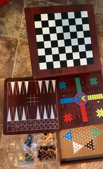 Photo of game pieces for this box (Oshawa centre) #2