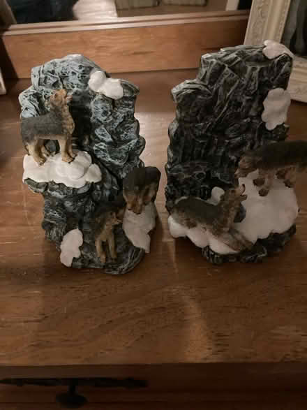 Photo of free Book ends (Montebello) #2