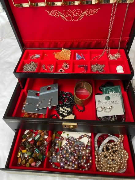 Photo of free Costume jewellery (AB25) #2