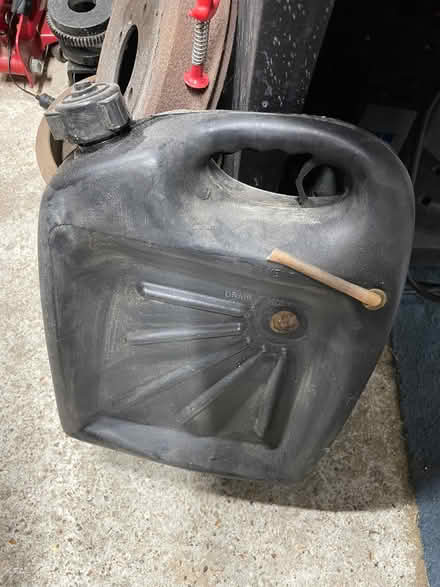 Photo of free Plastic Oil Drain Container (Catton NR6) #1