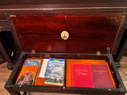 Photo of free Church Piano (37921) #1