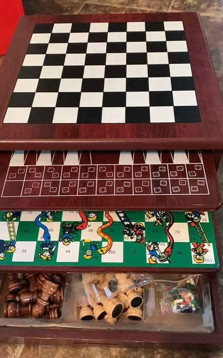 Photo of game pieces for this box (Oshawa centre) #3