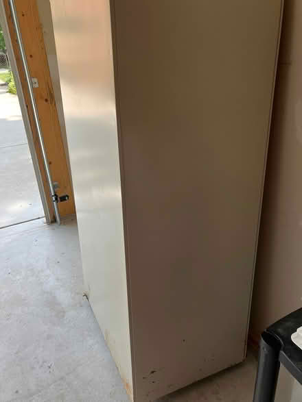 Photo of free 4 drawer filing cabinet (48073) #2