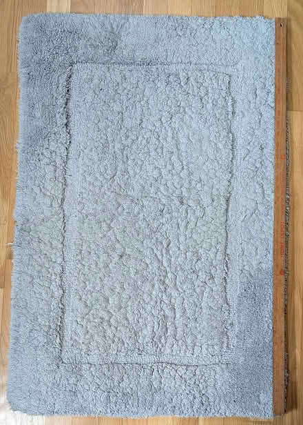 Photo of free Bathroom rug (near hospital) #1