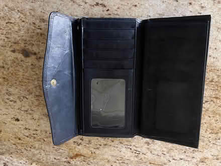 Photo of free Black women’s wallet (Clinton) #3