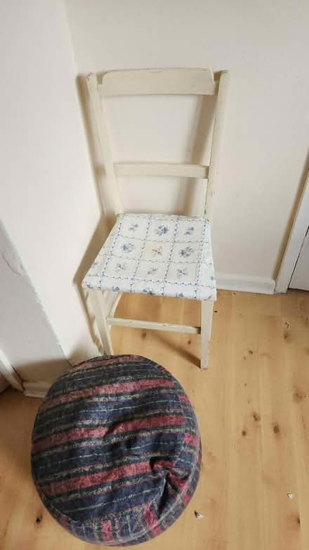 Photo of free Bean bag and chair (E17) #1