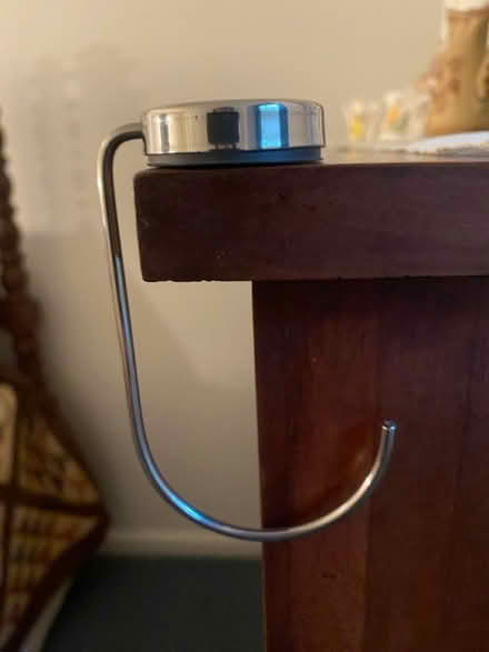 Photo of free Purse/handbag holder (Norbeck and Layhill Roads) #2