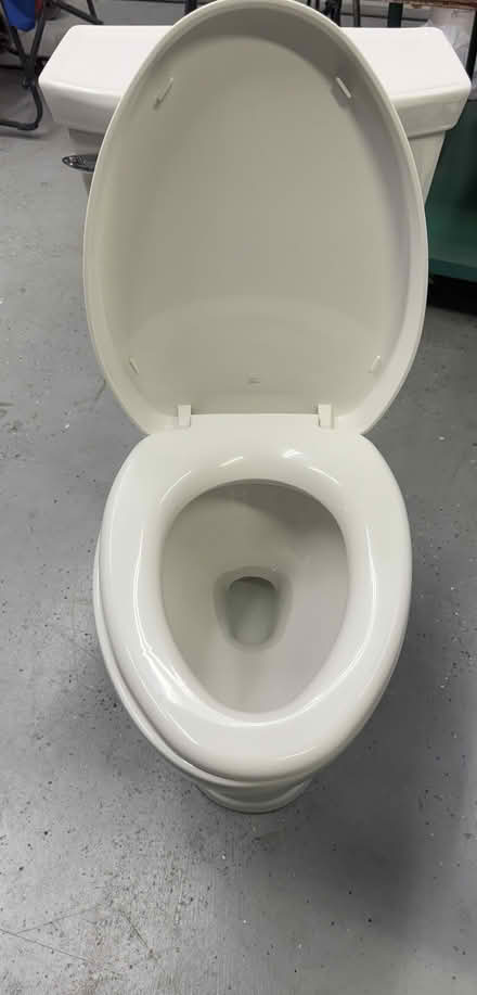 Photo of free American Standard Working toilet (Snohomish) #1