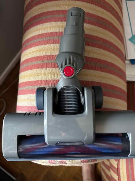 Photo of free Inse vaccuum replacement head (Old Mill Grove Rd playground) #1