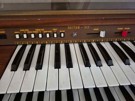 Photo of free Rythum Six mark 900 electric organ (IP1) #1