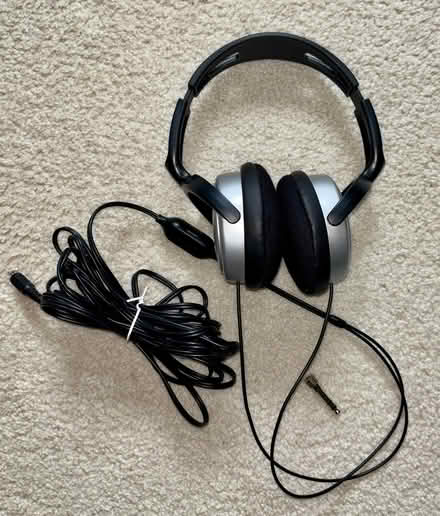 Photo of free Phillips SHP2500 headphones (NE A2) #1