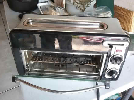 Photo of free Combo toaster oven / toaster (Uplands / Riverside) #1