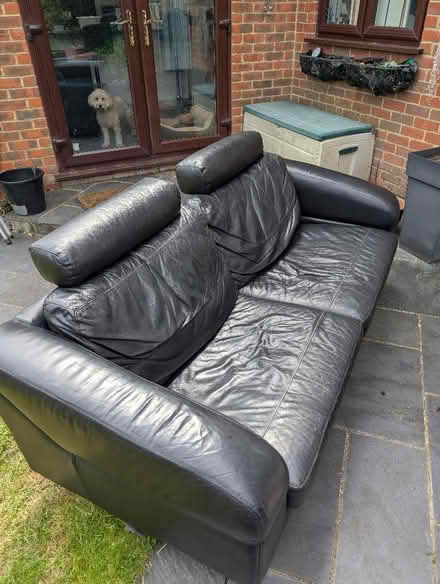 Photo of free Leather Settee / Sofa (Lower Earley RG6) #2