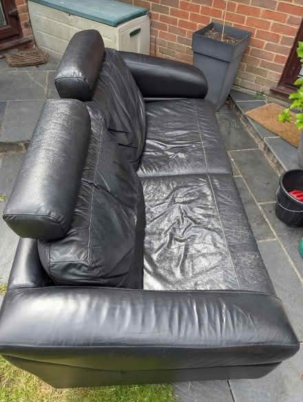 Photo of free Leather Settee / Sofa (Lower Earley RG6) #1