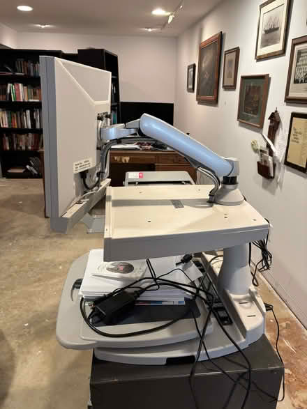 Photo of free magnifying electronic reader (Morristown, NJ) #1