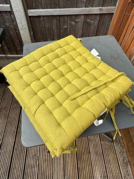 Photo of free 4 x cushions (EN2) #2