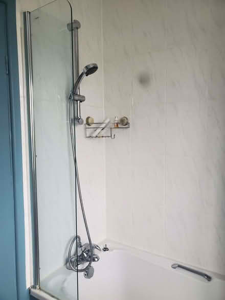 Photo of free Shower Unit & Shower Screen (TN25) #1