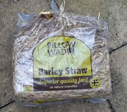 Photo of free Straw bedding/feed (Liss GU33) #1