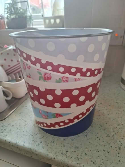 Photo of free Plastic bin (Forestgreen) #1