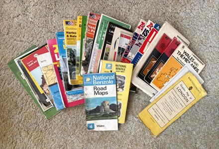 Photo of free JOB LOT of VINTAGE MAPS OF Uk (Bognor Regis PO21) #1