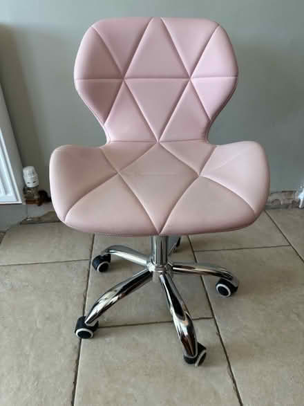 Photo of free Swivel pink desk chair (Pitchcombe GL6) #2