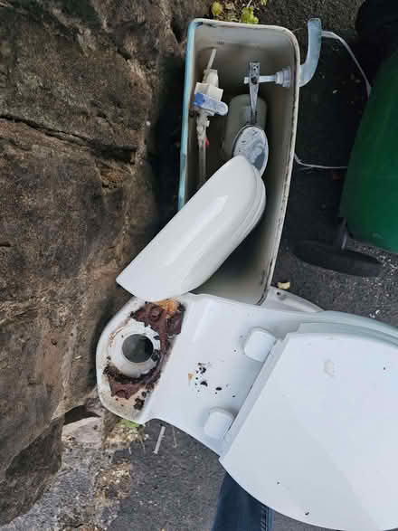 Photo of free Water closet (Highbury Vale NG6) #3