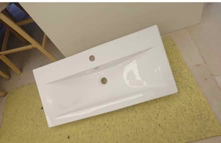 Photo of free 800mm ceramic white basin top (Standen park house) #3