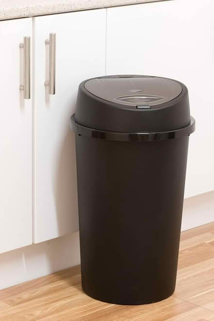 Photo of Kitchen bin (west side of Horsham) #1