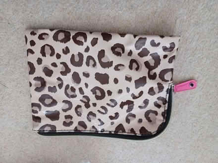 Photo of free Make ùp bag (Sale M33) #1