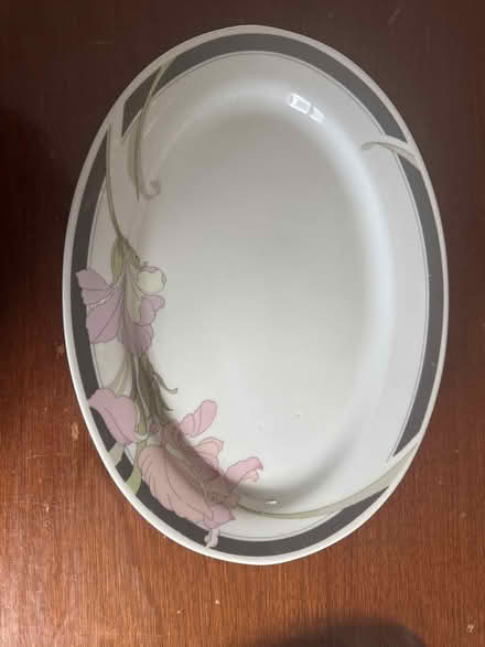 Photo of free Porcelain serving platter (West portal / Parkside) #1
