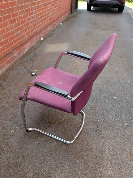 Photo of free Chair (DY49RA) #1