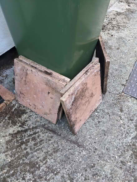 Photo of free X5 paving slabs 39.5cm.square (Old Woking GU22) #1